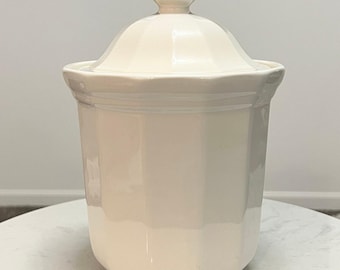 Bote de cerámica Pfaltzgraff Heritage con tapa, 25 cm (10"), color marfil, estilo rústico campestre.