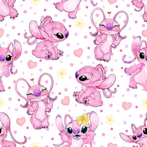 Può includere: Un motivo ripetuto con personaggi di cartoni animati rosa con grandi orecchie, grandi occhi e accenti a forma di cuore. Il design include cuori rosa, fiori gialli e pois rosa e viola su sfondo bianco. I personaggi sono in varie pose.