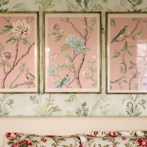 Arte mural chinoiserie: Impresión tríptico de pájaros y flores del Grandmillennial - Tapiz de peonías rosas - Coquette Decor (Digital)