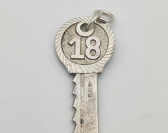 Bracelet Vintage Avec Charms Clés 18 Et 21 Ans - Argent Sterling 925 - Origine France, Bon état