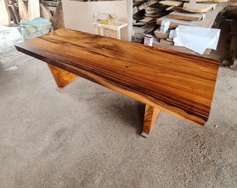 Tavolo da pranzo in acacia dorata, realizzato a mano - Lastra unica da 3,35 m, su misura.