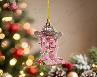 Adorno navideño personalizado de bota de vaquero rosa, regalo para vaquera del oeste