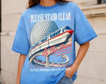 Por favor, manténgase alejado de la puerta. Camiseta extragrande con estampado degradado del tren de Epcot, camiseta con cita del monorraíl inspirada en Disney, camiseta para viaje a Disneyland 2026.