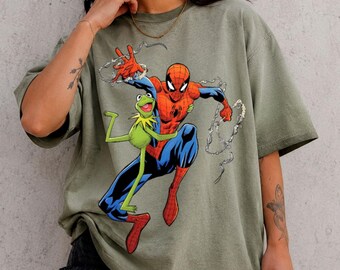Funny Kermit Frog The Muppets Hug Spiderman Gradient Washed Oversize T-Shirt, Muppets Spider-Man Shirt, Disneyland Trip Shirt 2026