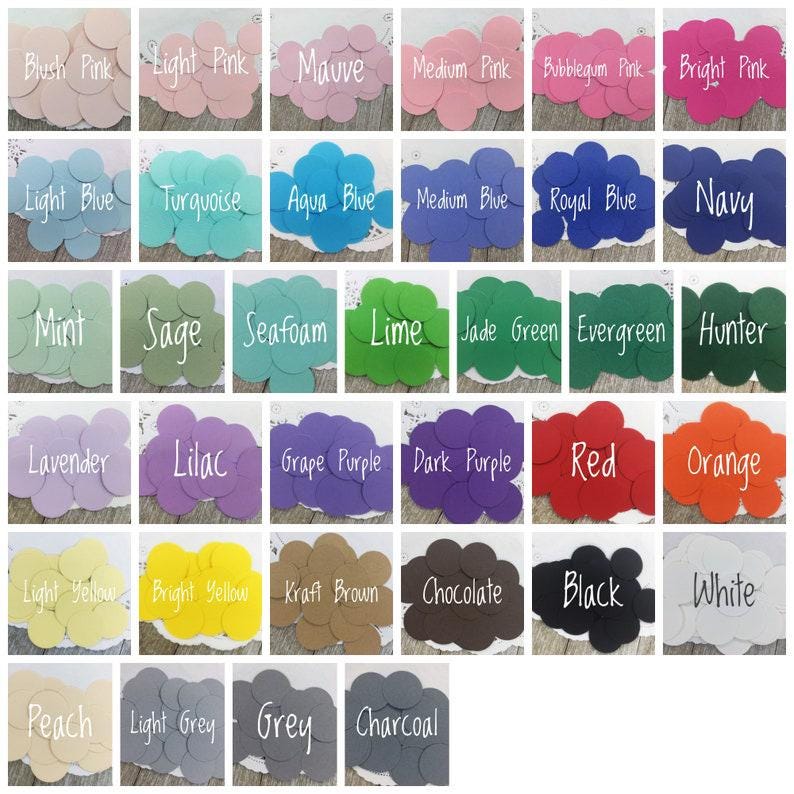 K&ouml;nnte beinhalten: Eine Tabelle mit 25 Kreisen in verschiedenen Farben, wobei der Name jeder Farbe in wei&szlig;er Schrift unter jedem Kreis steht.