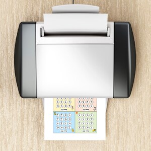 K&ouml;nnte beinhalten: Ein wei&szlig;-schwarzer Desktop-Drucker mit einem Blatt Papier, das unten herauskommt. Das Papier zeigt vier farbige Raster mit nummerierten Kreisen und dem Text Save $70, Save $50, Save $60 und Save $30 sowie kleinen Tier-Symbolen.