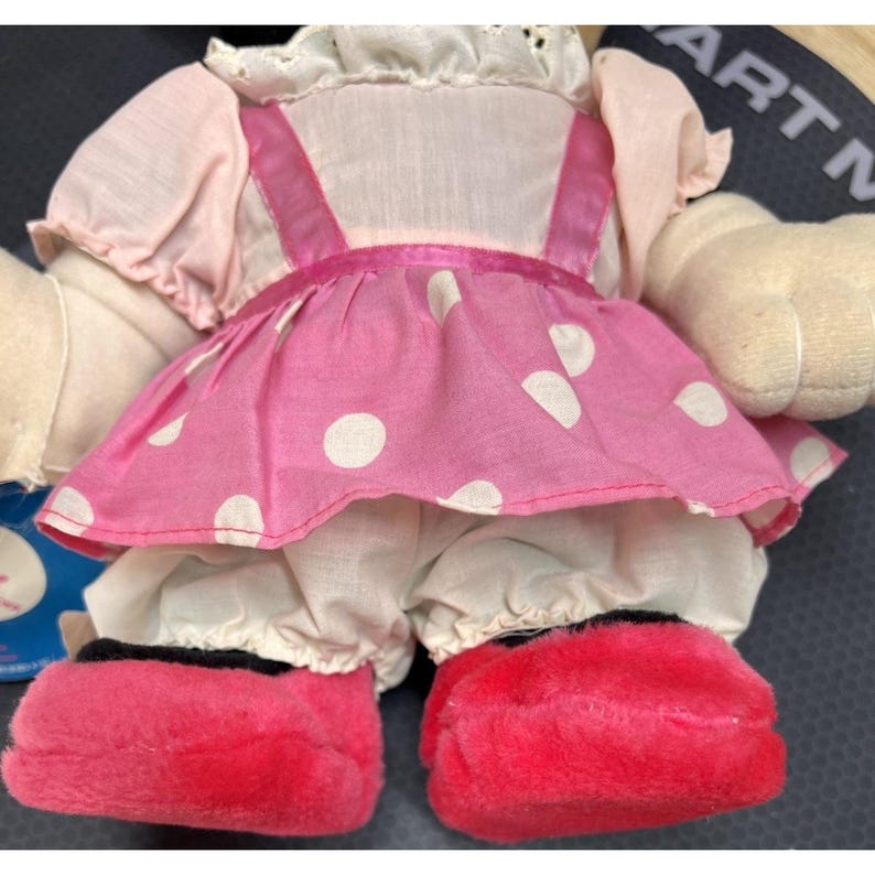 Pelúcia vintage da Minnie Mouse da Disney, de 1987, da coleção "Little Boppers" da Worlds Of Wonder. imagem 5