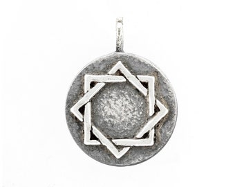 An amazing medallion necklace with the Star of Abraham