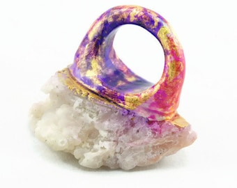 Large gorgeous raw pink quartz statement cocktail ring size 7.5 Jackson Pollock paint splatter finger bling