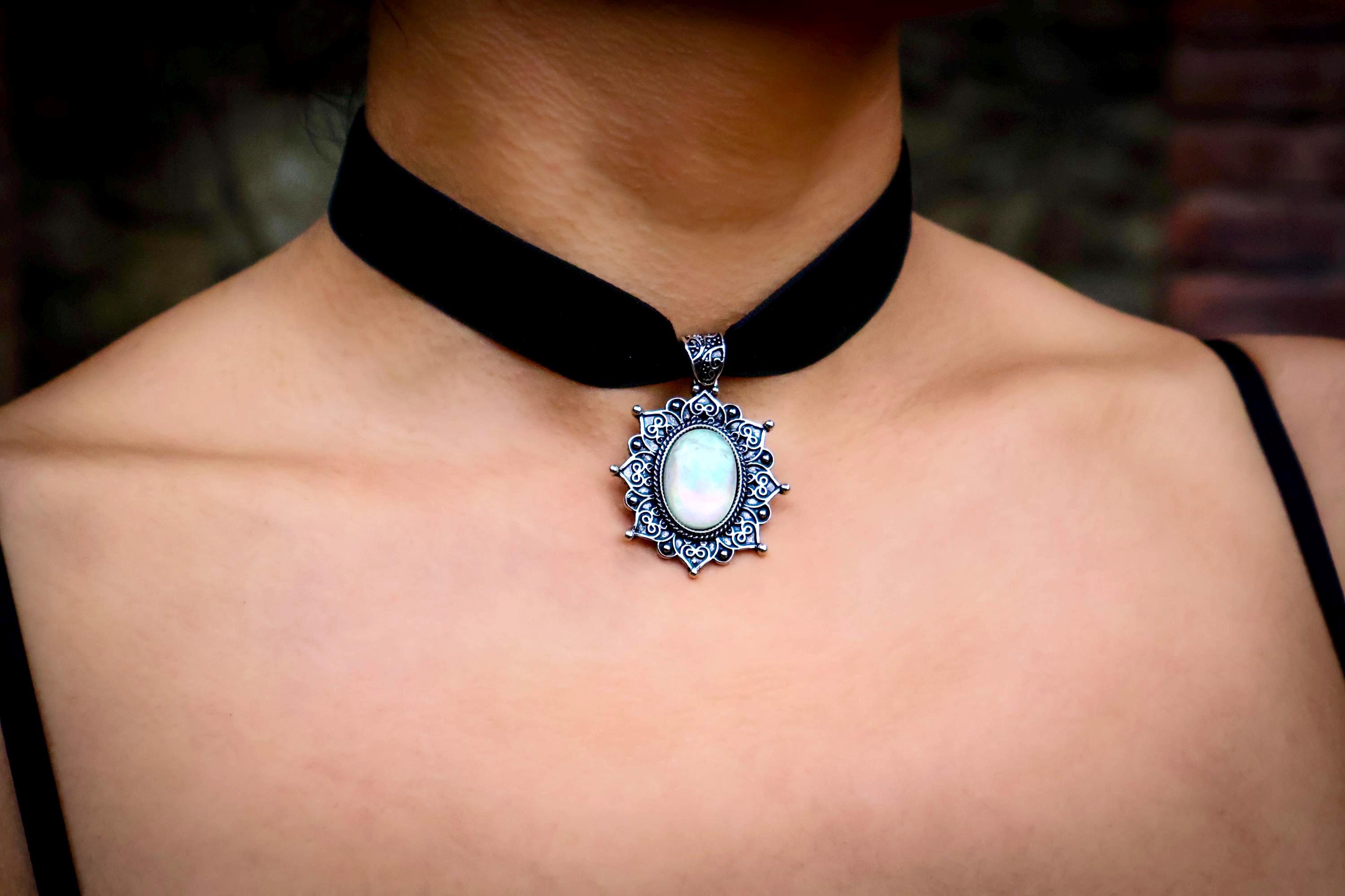 Collana Girocollo In Velluto Gotico Con Ciondolo Cammeo Barocco, Lunghezza Regolabile 51-80 Cm - Gioiello Vintage Punk Per Donne