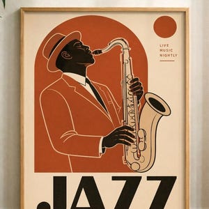 Peut inclure: Affiche encadrée sur le thème du jazz, représentant un musicien jouant du saxophone. Le design utilise une palette de couleurs chaudes, avec le mot "JAZZ" en évidence. Le texte en bas indique "AT THE BLUE NOTE" et "131 W. 3RD ST. - NEW YORK CITY."