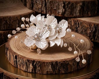 Pearl Floral Bridal Hair Clip – Elegant Wedding Hair Accessory