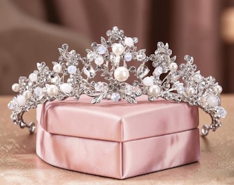 Pearl Bridal Tiara – Crystal Wedding Crown, Elegant Bride Headpiece, Rhinestone Hair Accessory