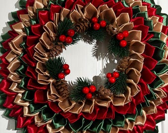 Handmade Christmas Wreath – Red, Green & Beige Winter Decoration