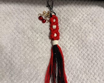 Macrame Daisy Keychain