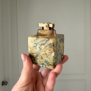 Onyx Table Lighters