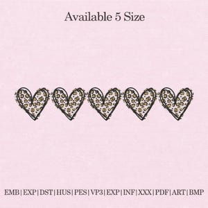 Puede incluir: Cinco diseños en forma de corazón con un estampado de leopardo y contornos negros se muestran sobre un fondo rosa. El texto "Available 5 Size" está en la parte superior. Debajo de los corazones hay abreviaturas de formatos de archivo.