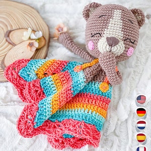 Schema all'uncinetto Lovey - Orsetto PDF Coperta di sicurezza - Tutorial download digitale fai da te - Happy the Rainbow Bear Minilovey - Dou Dou - Giocattolo per bambini
