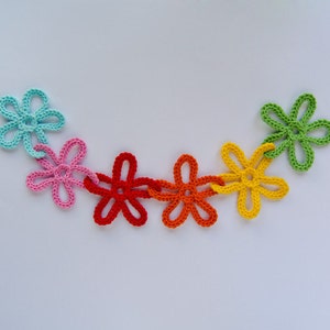 Garland of Colorful Flowers PDF Crochet Pattern PHOTOTUTORIAL Instant Download Home Decor Crochet Garland Christmas Ornament image 1