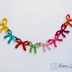 Garland of Colorful Bows - PDF Crochet Pattern PHOTOTUTORIAL - Instant Download - Home Decor Crochet Garland Christmas Ornament