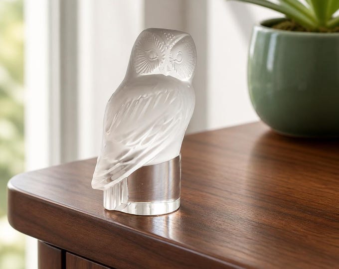Vintage 1945 Lalique Chouette Owl figurine, 3.5 x 2” pristine condition, signed