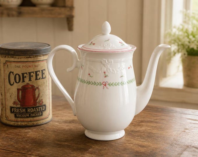 Vintage Villeroy & Boch “Tiamo” German bone china coffee pot with floral detail 9.5”