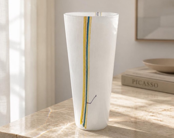 Vintage Kosta Boda vase by Ulricatt Vallien in original box- 10” x 3.5”