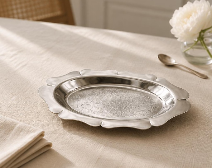 Krome Kraft of Hellerware chromium played etched serving dish 12” x 7”