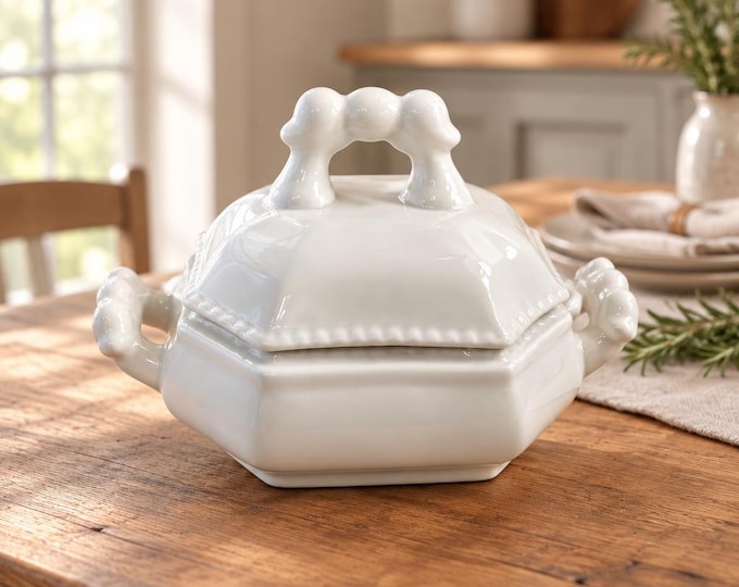 Vintage Chinese white stoneware covered crock  5” x 8”