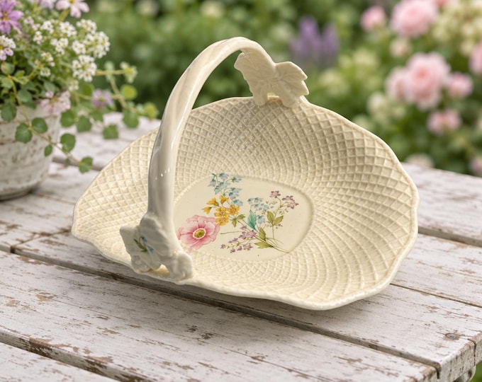 Vintage Japanese Mikasa Narumi bone china basket 4.5” x 7”