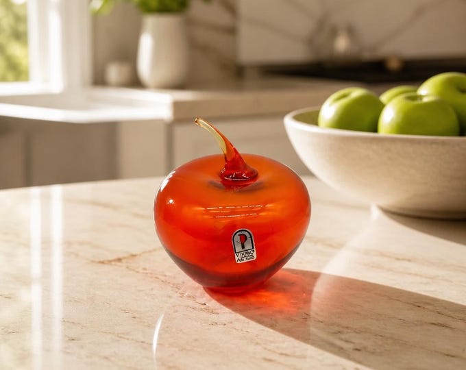 Vintage Pilgrim glass hand blown art glass apple- 5” x 5”