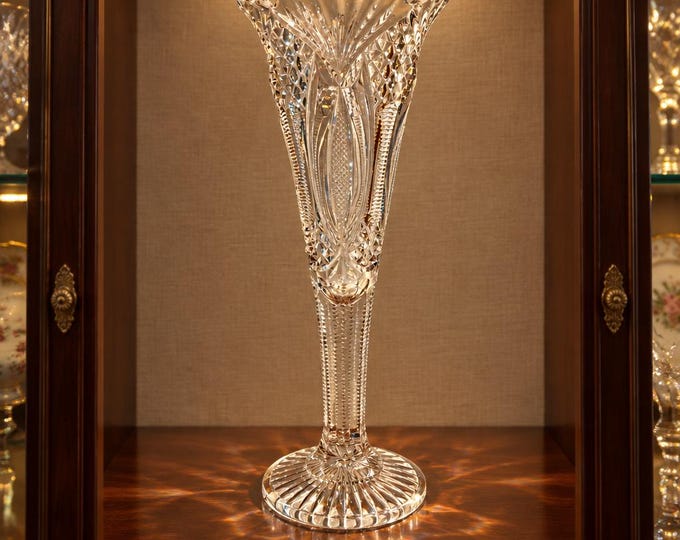 Vintage EAPG trumpet vase with diamond and zipper pattern 9.5”