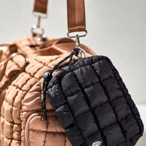 FP Movement Quilted Mini Case Zip Pouch Bag | Black | Ripstop Lining Lightweight bild 1