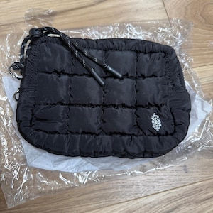 FP Movement Quilted Mini Case Zip Pouch Bag | Black | Ripstop Lining Lightweight bild 9