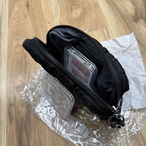 FP Movement Quilted Mini Case Zip Pouch Bag | Black | Ripstop Lining Lightweight bild 14