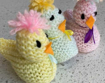 Hand knitted Easter Chicks (sold in batches of 5)