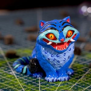 Handmade Resin Tiger Cat Lamp – Cute K-Pop Inspired Night Light, Derpy Cat Gift for Christmas, Funny Resin Art Home Decor