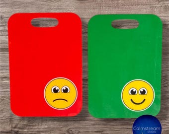 Visual Communication Tag - Wearable Yes/No Indicator, SEN Support (Set of 2, Sublimated Plastic)