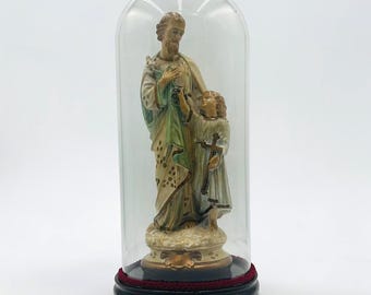 Antiek beeldje Sint-Jozef kind Jezus / Cloche met glazen koepel / Katholiek krijtfiguur / Houten voet