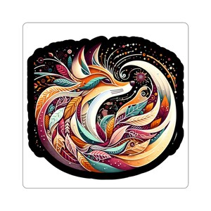 Peut inclure: Autocollant coloré représentant un renard stylisé. Le renard est orné de motifs complexes et de couleurs vives, notamment orange, blanc, turquoise et violet. Le motif est posé sur un fond noir parsemé de points blancs.