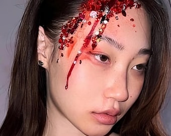 Pegatina de sangre falsa con diamantes de imitación para heridas: accesorio de maquillaje realista de Halloween para rostro y cuerpo.