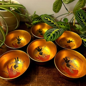 Vintage Japanese Red Lacquerware Bowls – Handpainted Goldfish Interior (Set of 6)