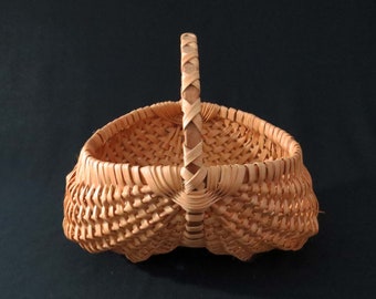 Vtg. Primitive WOVEN BUTTOCKS BASKET -  8.5" Split Willow Gathering Basket - Primitive Egg Bskt, Hand Woven - Hand-Made / Country Farm Decor