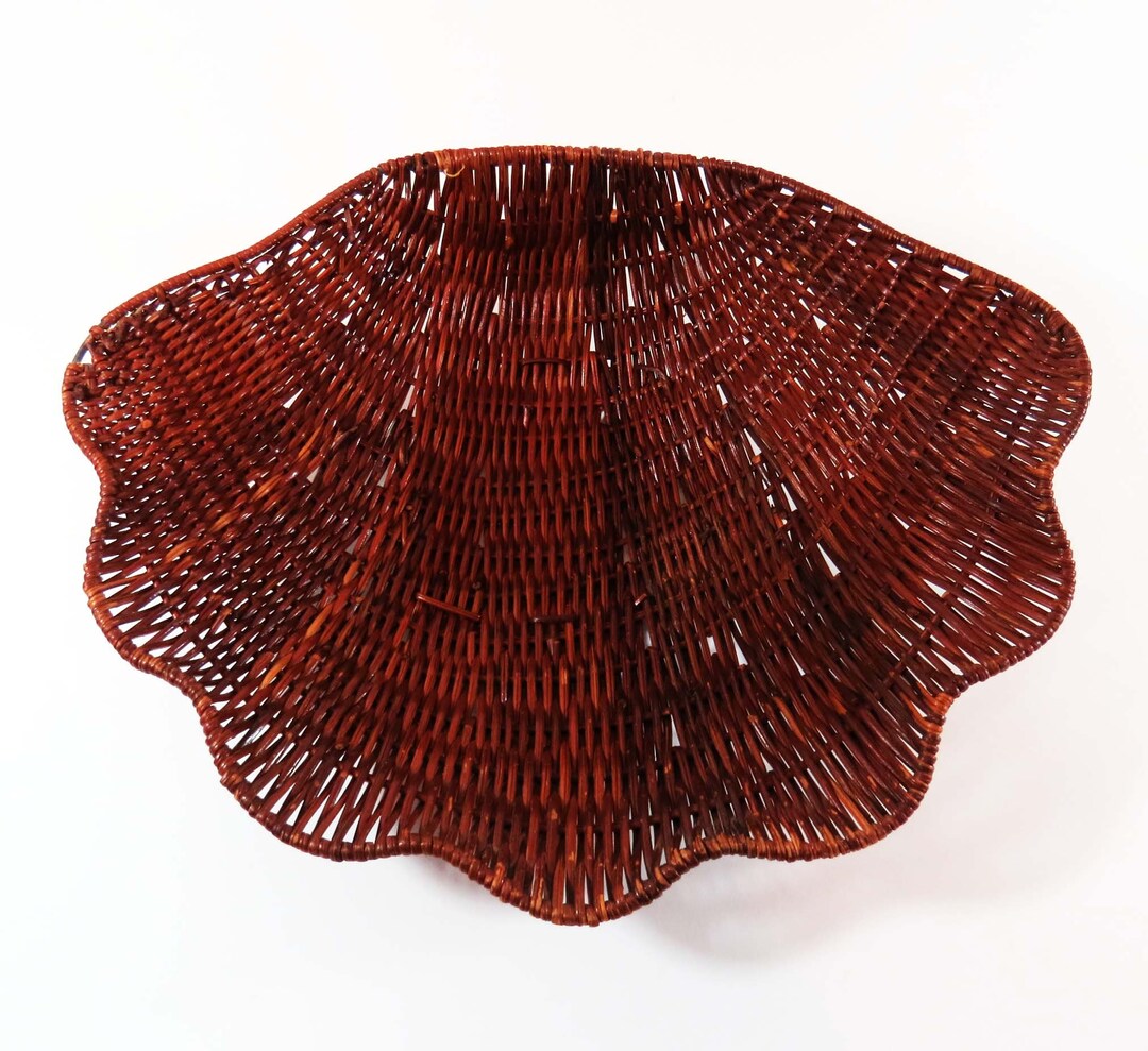 Vtg Large 14 Woven Wicker Clamshell Basket, Bowl or Tray / 14 X 8 Clam Shellshaped Tray Basket
