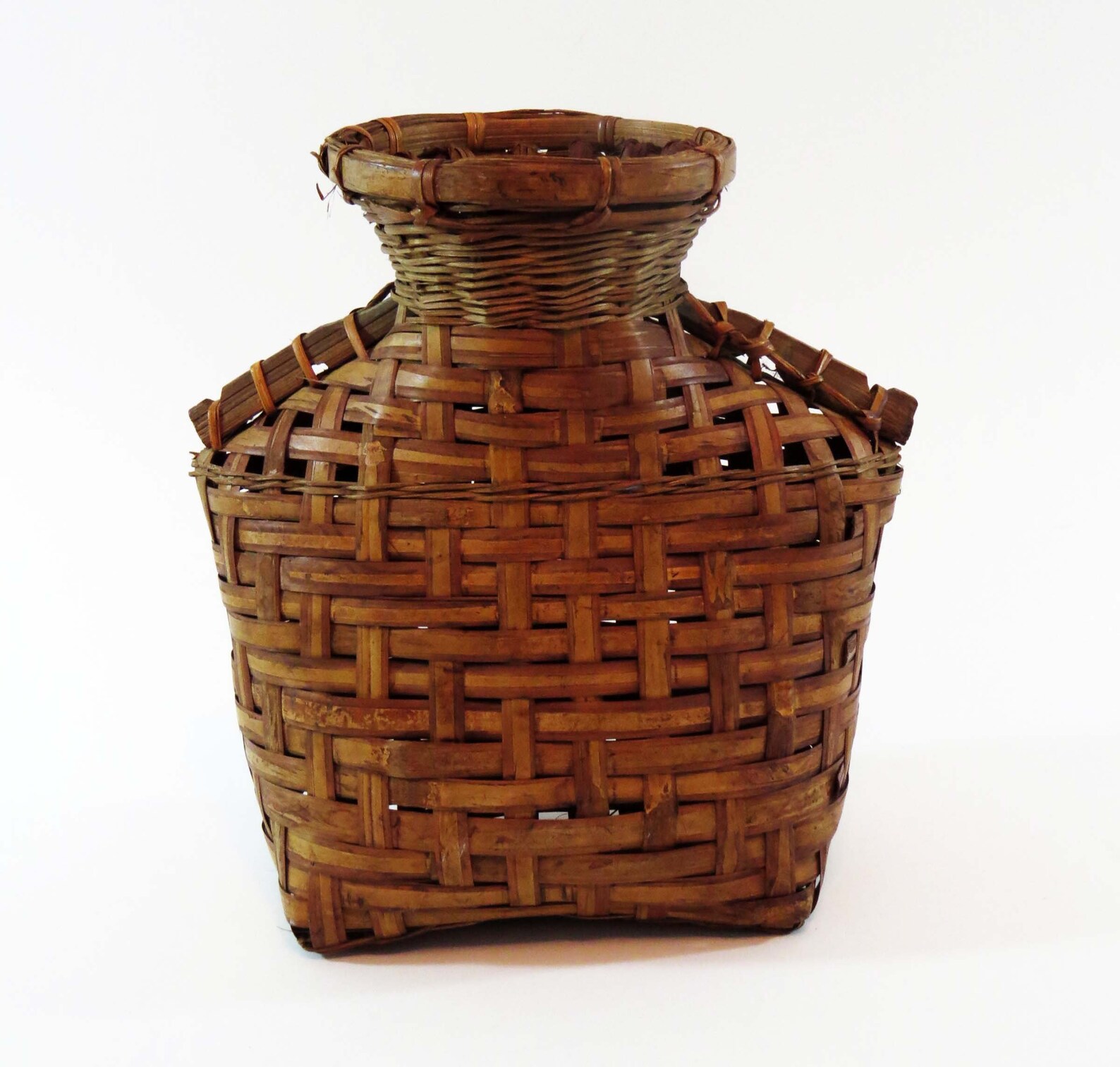 Vintage ASIAN FISHING CREEL BasketFish Trap w Removeable Lid Etsy