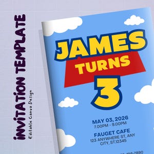 Könnte beinhalten: Eine digitale Einladungsvorlage mit hellblauem Himmelshintergrund und weißen Wolken. Der Text "JAMES TURNS 3" steht in fetten gelben Buchstaben mit dunkelblauem Umriss auf einem roten Trapez. Enthält Veranstaltungsdetails für den 03. Mai 2026.