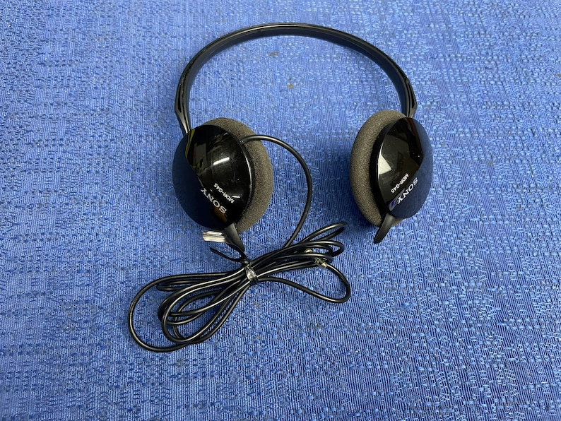 Sony MDR-G45 Street Style Headphones - Thumbnail 2