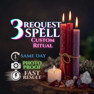 Puede incluir: Imagen de tres velas encendidas en tonos rojos y morados, atadas con hilo. Una vela blanca más pequeña arde al frente. El texto dice "3 Request Spell Custom Ritual" con texto e iconos adicionales que indican servicio el mismo día, prueba fotográfica y resultados rápidos.