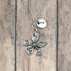 Plumeria Necklace Silver, Plumeria Jewelry, Plumeria Gifts, Plumeria Flowers, Tropical Necklace, Flower Necklace Silver, Hawaiian Necklaces