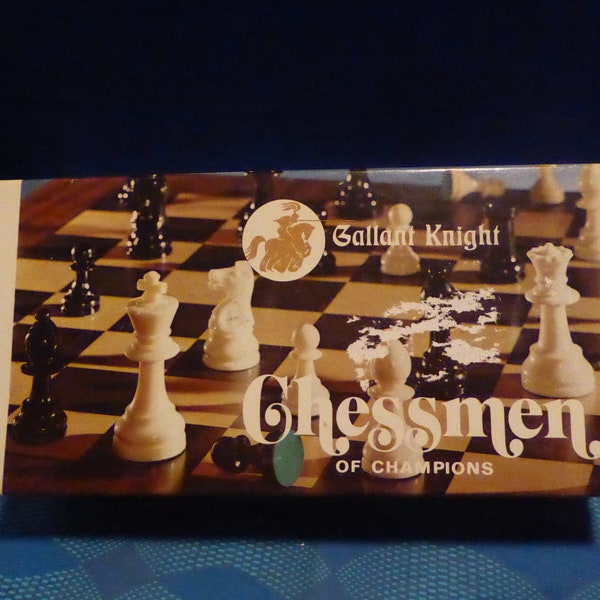 Gallant Knight Chessmen of Champions - Authentic Staunton Design - 32 pieces